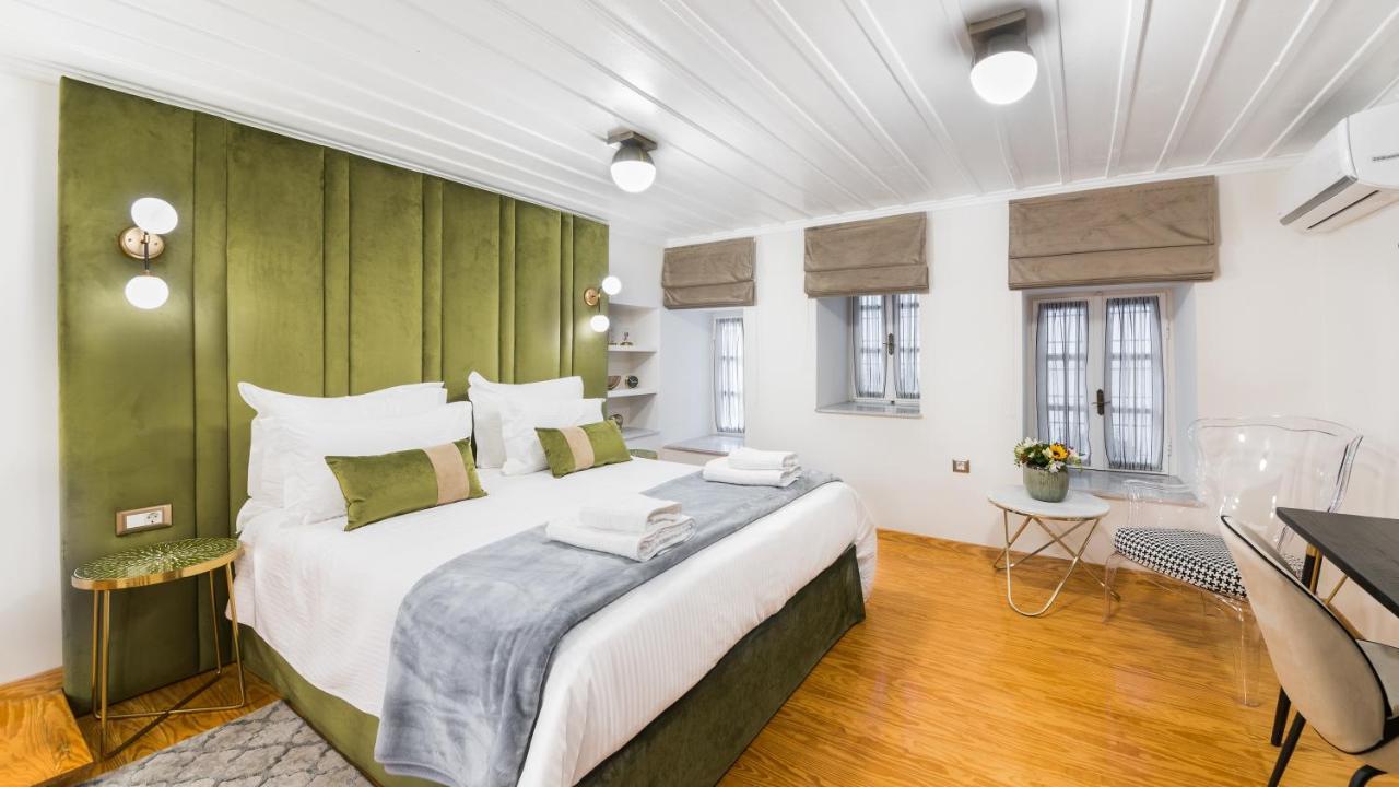 Mavrogenous Luxury Apartments 나플리오 외부 사진